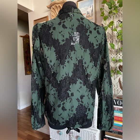 5 for $35 Acos&a green lace top - Picture 6 of 8